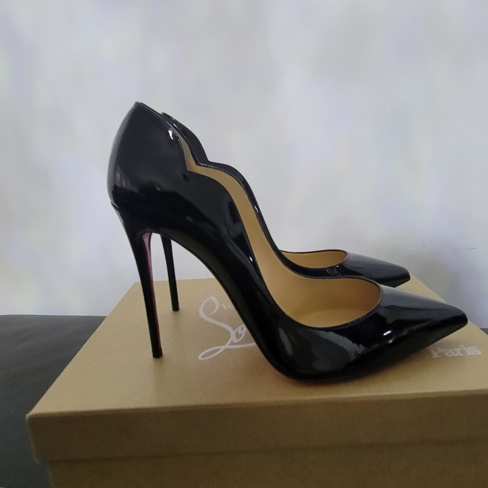 Christian Louboutin Hot Chick